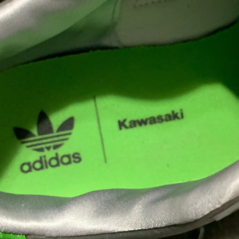 Adidas Kawasaki Ninja ZX22 Boost Silver Green Mens Sneakers GW2125 Size 8